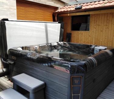 Balatonszentgyoergy Apartment | Farkas Guesthouse