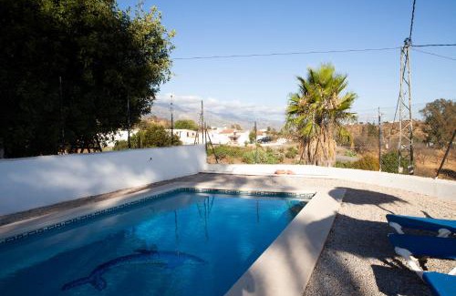 Rio Velez House | Farm house (cortijo) con piscina, vistas al mar y montaña