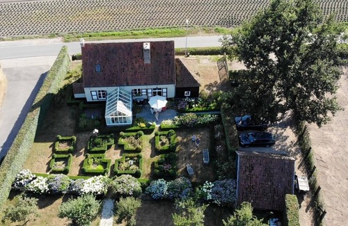 Varsenare Bed & Breakfast | Farm under the old oak
