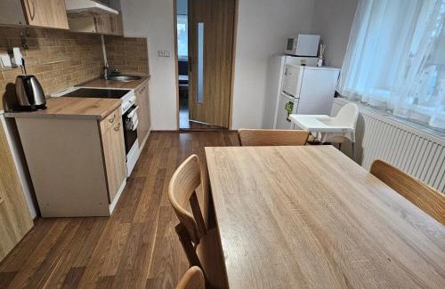 Hlinsko House | Farma u lesa