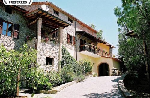 Monte Santa Maria Tiberina House | Farmhouse with stables, horses and the ability to make horseback riding
