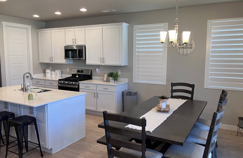 West Haven House | Farmhouse 4-bedroom 4-bath in West Haven