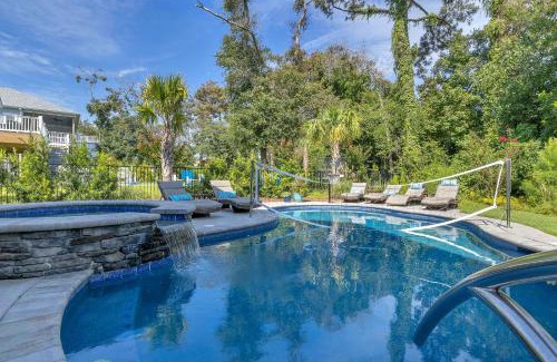 Long Beach House | Farmhouse at Turtle Creek by Oak Island Accommodations