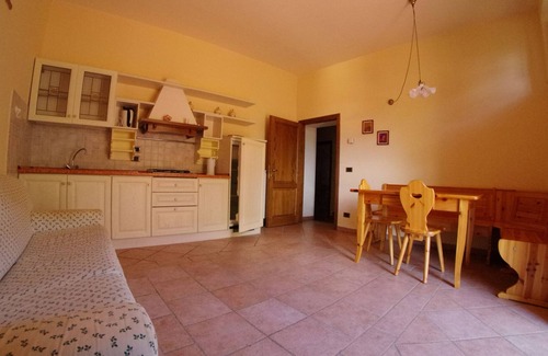 Pergine Valdarno Other | Farmhouse Between Florence and Arezzo, Colline Apartment, Garden, swimming pool, lake