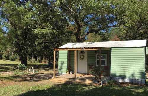 Lufkin Cottage | Farmhouse Cottage in the Country