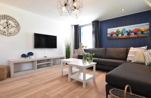 Sint Maartensvlotbrug House | Farmhouse in North Holland near Beaches