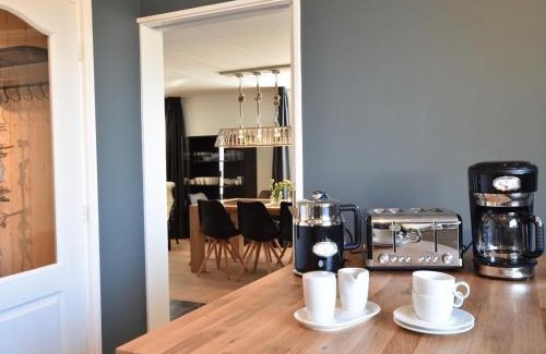 Sint Maartensvlotbrug House | Farmhouse in North Holland near Beaches