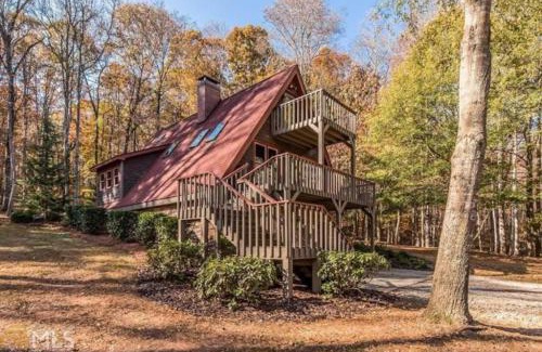 Gainesville House | Farmhouse in a Peaceful Paradise with Huge Hot tub