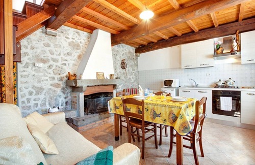 Casoli Other | Farmhouse in Italy with Private Terrace