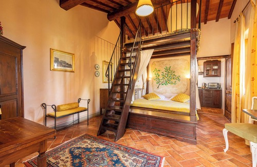 Castiglion Fiorentino Other | Farmhouse 'Borgo Dolci Colline Spa Limonaia' with Shared Pool, Wi-Fi and Air Conditioning