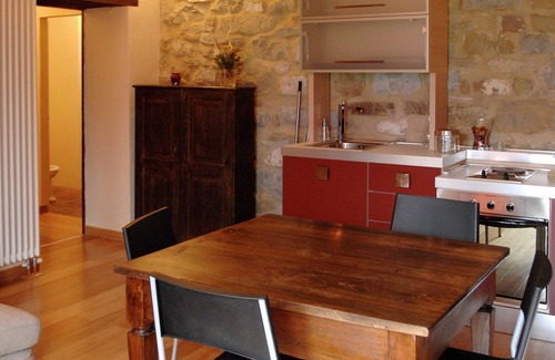 Lizzano in Belvedere House | Farmhouse in Imola with Pool & Waterfalls Nearby