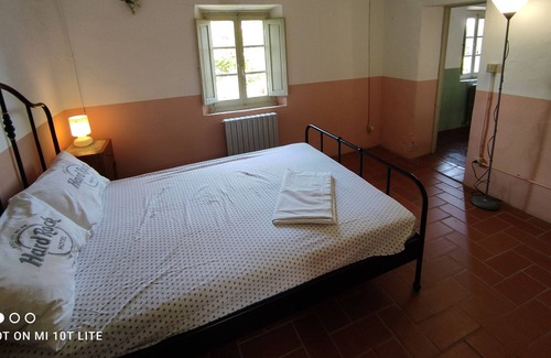 Serravalle Pistoiese House | Farmhouse in upper Tuscany between the olive trees