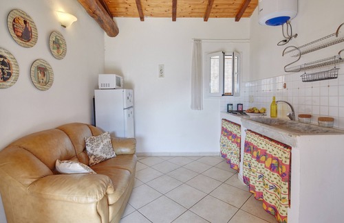 Nocchi House | Farmhouse La Gianna - House in the hills - Beach club in Viareggio included