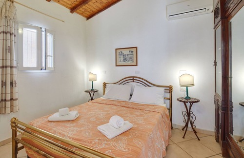 Nocchi House | Farmhouse La Gianna - House in the hills - Beach club in Viareggio included