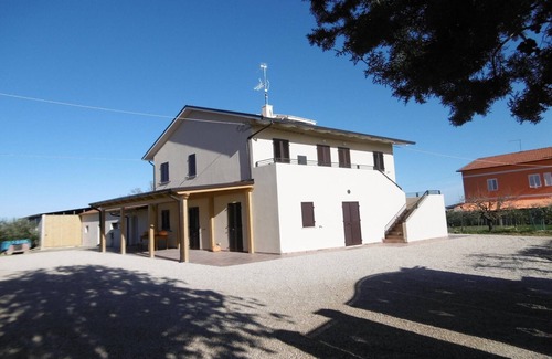 Fermo Apartment | Farmhouse near Adriatic Sea with Pool