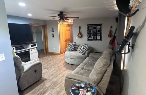 Shenandoah Other | Farmhouse on 6 acres-Gameroom-SNP-Luray Caverns-Bring the kids, Pitch a tent!