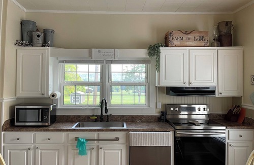 New Site Other | Farmhouse on Rock Creek Farm in Belmont. Enjoy a treehouse & wade Rock Creek