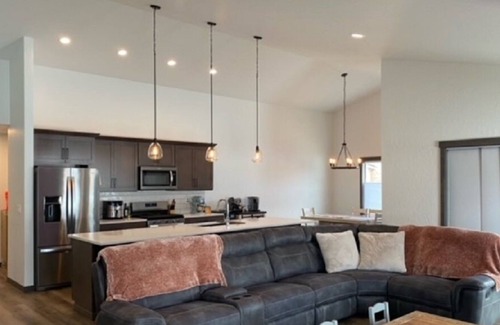 Rathdrum House | Farmstead Private Home close to everything- CDA & Silverwood Theme Park