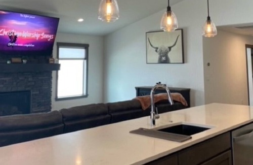 Rathdrum House | Farmstead Private Home close to everything- CDA & Silverwood Theme Park