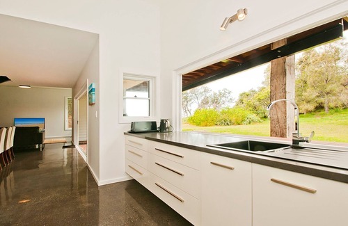 Culburra Beach House | Farrant House - direct access to beach