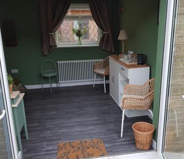 Farsley House | Farsley guest room seperate entrance with double bedroom and private shower room
