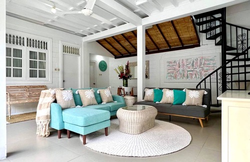 Legian Villa | Fascinating 2BR Villa, Seminyak - 4Min Drive To Eat Street! W/Private Swim Pool!