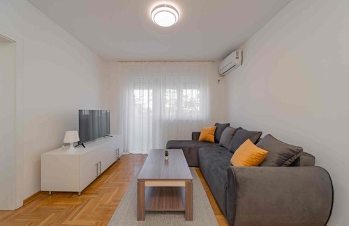 Palilula Apartment | Fashion Concept 3