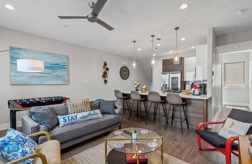 Fort Worth Apartment | Fashionable 2BD: In the Heart of FortWorth & Cozy!