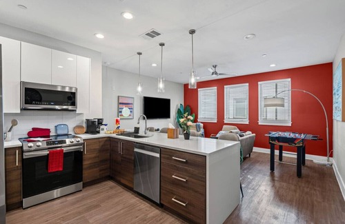 Fort Worth Apartment | Fashionable 2BD: In the Heart of FortWorth & Cozy!