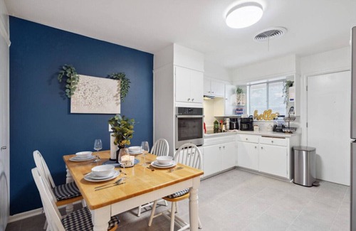 Fort Worth House | Fashionable TCU Walkable 2BD Home Away From Home!