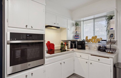 Fort Worth House | Fashionable TCU Walkable 2BD Home Away From Home!