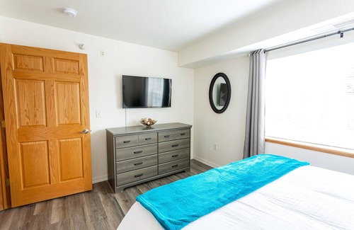 Downtown Minneapolis Apartment | Fast WiFi❤️In-Unit W/D❤️Keurig+Coffee❤️55” Roku TV