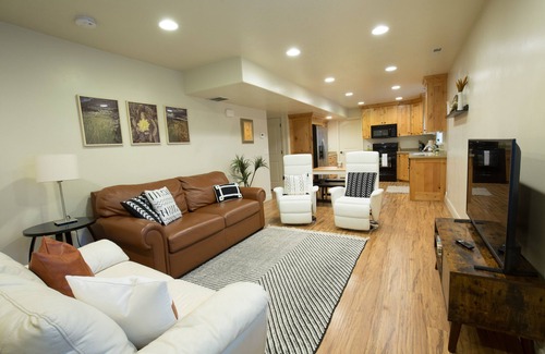 Pleasant View Apartment | Fast Wifi,pets,private Entrance,3 Mins to BYU