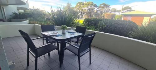 Mollymook Beach House | Fathoms 2 - 2BR beach resort apartment