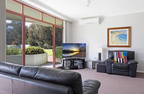 Mollymook Beach House | Fathoms 2 - 2BR beach resort apartment