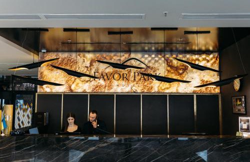 Holosiivskyj Hotel | Favor Park Hotel