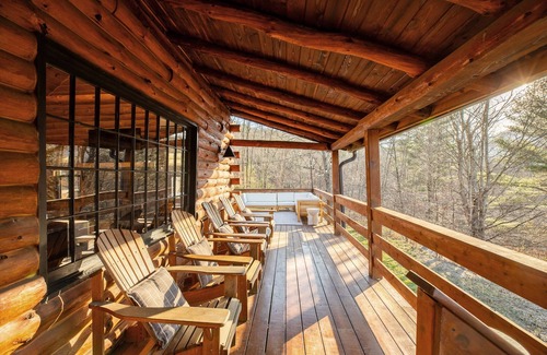 Phoenicia House | Fawn Hill Cabin: Cozy Log Cabin in Phoenicia w/Year-Round Swim Spa