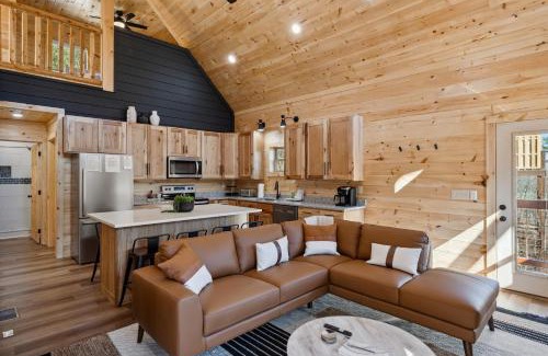 Gatlinburg - Pigeon Forge House | Fawn Hill Hideaway Stunning views Perfect escape