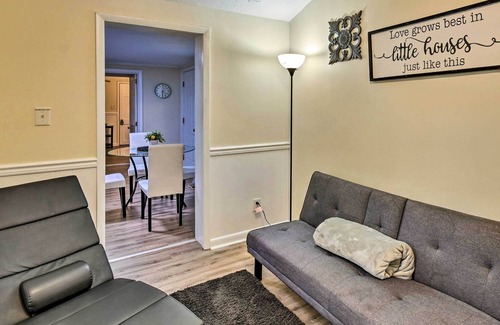 South View House | Fayetteville Vacation Home w/ Charcoal Grill!
