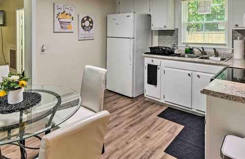 South View House | Fayetteville Vacation Home w/ Charcoal Grill!