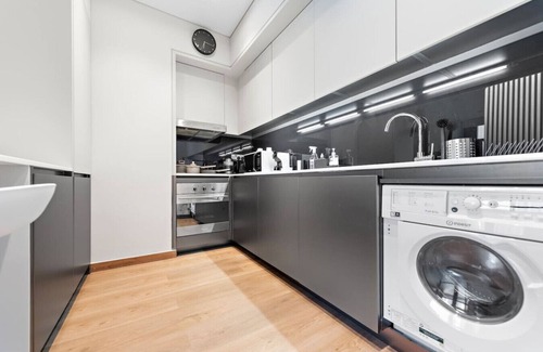 DIFC Apartment | FCR | 1BR | Elegance with Burj Khalifa Views