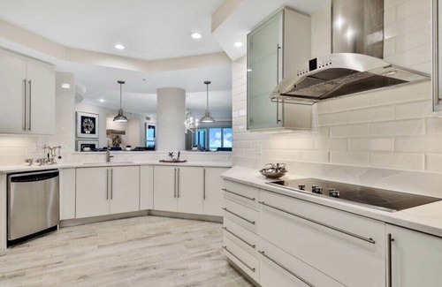 Daytona Beach Condo | FEATURED ON TV “MAKING WAVES” OCEANFRONT PENTHOUSE