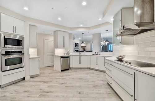 Daytona Beach Condo | FEATURED ON TV “MAKING WAVES” OCEANFRONT PENTHOUSE