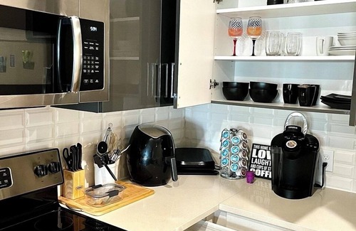 Sandy Springs Apartment | Feel at home in our 2 Bed 2 Bathroom, pool view, game room, palace in Atlanta.