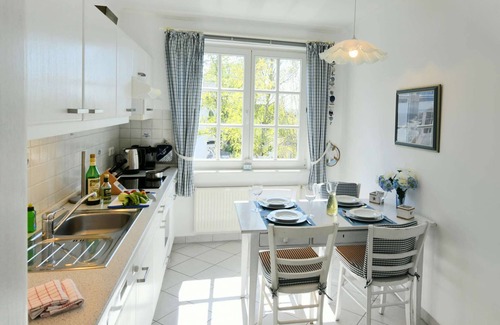 Binz Apartment | Feel-good vacation with a sunny balcony!