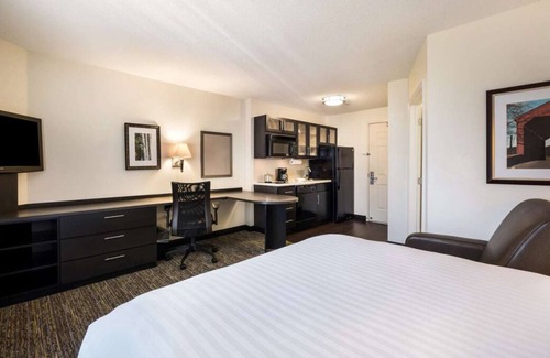 Libertyville House | Feel right at Home in your Hotel Suite with Kitchenette! Free Coffee & ADA friendly!