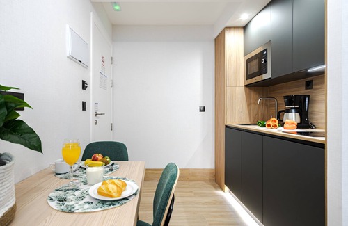 Guindalera Apartment | Feelathome Ventas Suites
