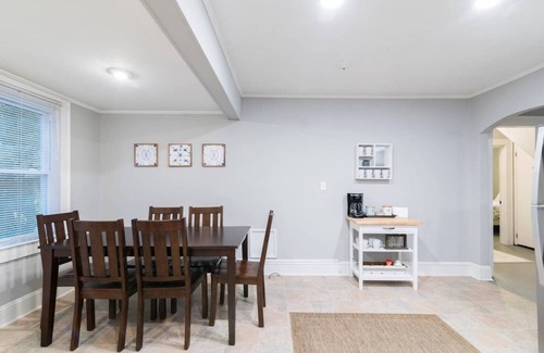 Charlotte House | Feels Like Home! 4BR Charming Conveniently Located