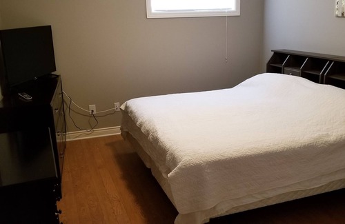 Amherstburg Apartment | Feels like home,country living, close to city