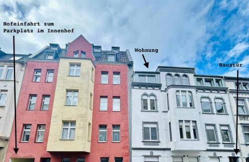 Bruckstraße Apartment | FeelsLikeHome - Urbane Altbauwohnung mit Dachterasse& Parkplatz